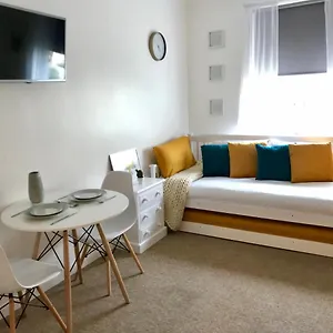  Apartment Hospital Studio