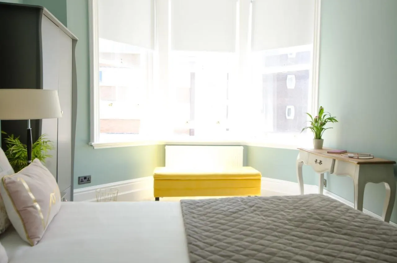 Seaview Mansion Apartment - Central Hove With Parking
